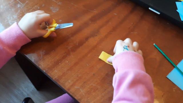 Цветы к 8 марта своими руками.Как делать цветы?Учимся делать цветы. смотреть онлайн