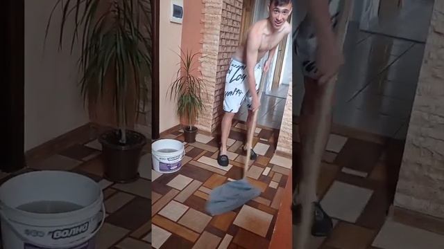 а вы делаете онджумания?#приколы #друг #мыть #полы смотреть онлайн