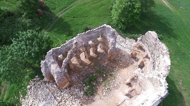 Руины Храма Святой Троицы у деревни Пятая Гора, июнь 2016 смотреть онлайн