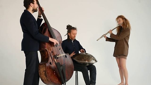Pasha Aeon, Asya Kell & Dima Semenischev - Maybe смотреть онлайн