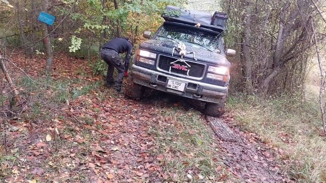 Weekley Woods 2/3. Will we be able to get our Dinosaur up with traction mats? #gmc #4x4 #offroad смотреть онлайн