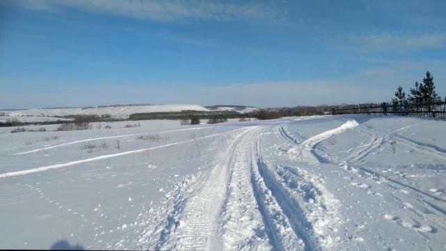 УЧУ ШКОЛЬНИКА ЕЗДИТЬ НА СНЕГОХОДЕ!! В10 ЛЕТ