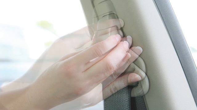 2012 NISSAN Sentra - Seat Belt Adjustment смотреть онлайн