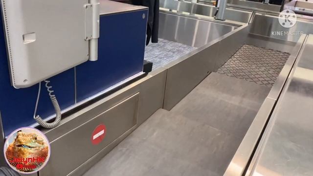 Roaming around inside Hong Kong International Airport 2021 смотреть онлайн