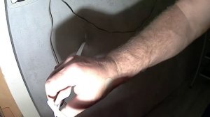 «Приклеиваем»  при помощи гвоздей потолочные пенопластовые плинтуса. Очень быстро.