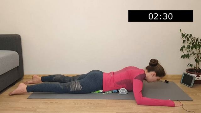 Марафон "5 минут на Пилатес". Разгибание позвоночника лежа на животе. смотреть онлайн