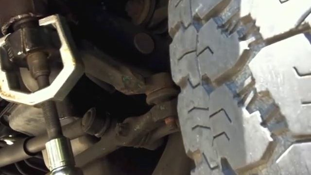 Angle Grinder vs 1995 4Runner Pitman Arm смотреть онлайн