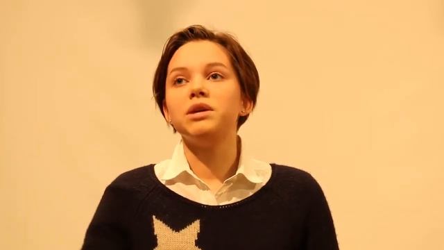Крапивина Олеся - Евгений Евтушенко "Цветы лучше пуль" смотреть онлайн