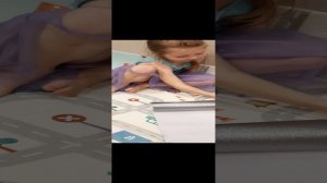 Умничка маленькая, сама сделала блакнот🥰❤️