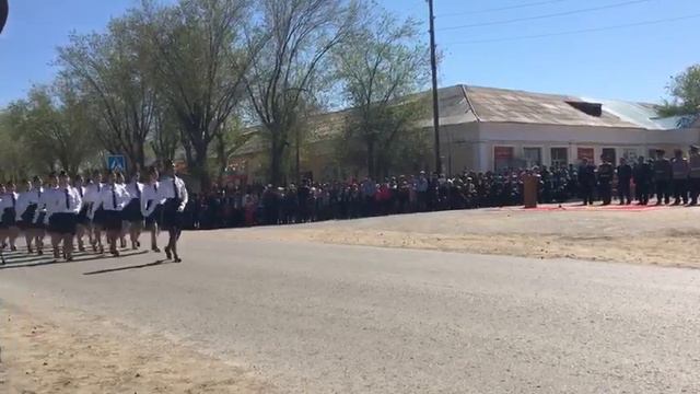 Шалкар.1мектеп-гимназия. 7 май парад.