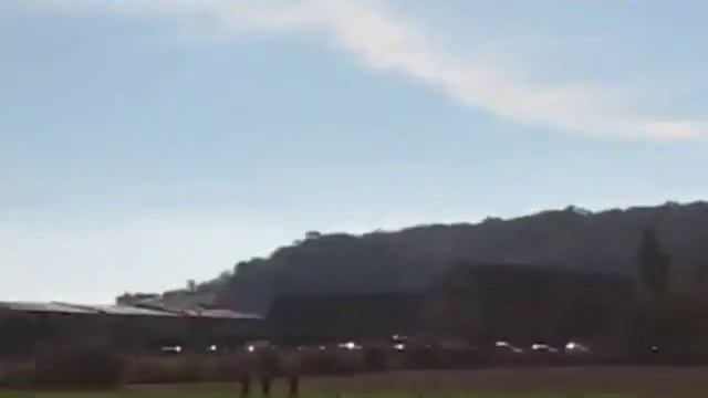 Германия военный самолет чудом не раздавил людей при посадке новость из рубрики Общество, актуал смотреть онлайн