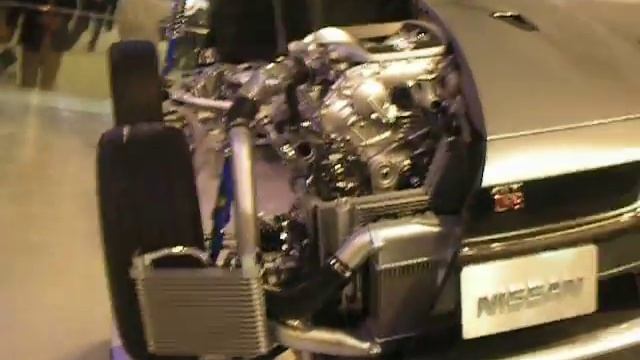 Osaka Motor Show 2007 Nissan GTR engine смотреть онлайн