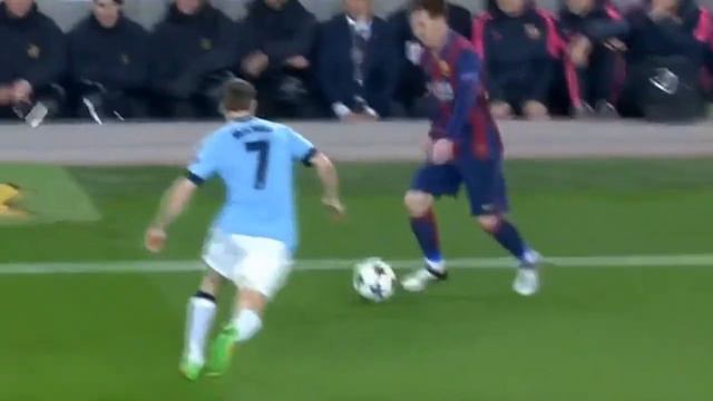 Месси проверил Милнера между ног！ смотреть онлайн