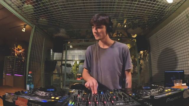 Phi Radio w/ Taras смотреть онлайн