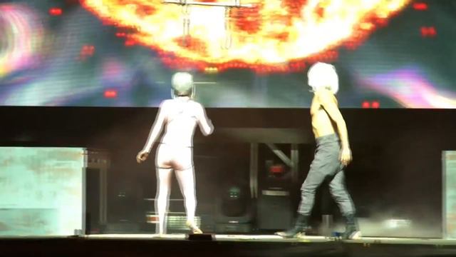 Lucent Dossier - Experience Violin Song – Live from Coachella, Friday, April 15, 2016 смотреть онлайн