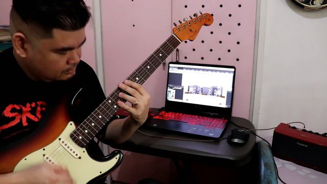 Trying some Ron Ellis guitar Pickups смотреть онлайн