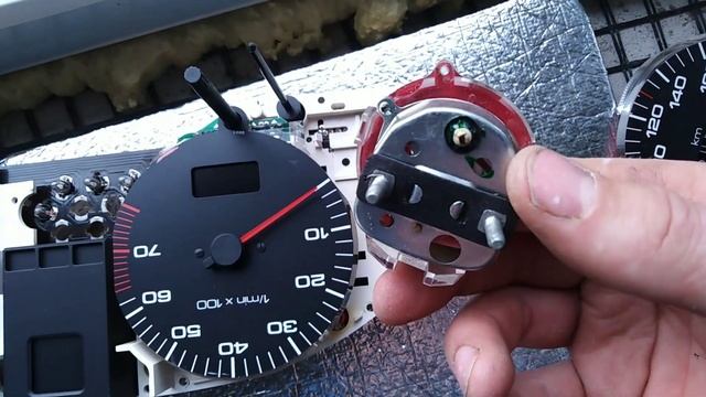 Audi 80 Ремонт  приборной панели, не показывает температуру