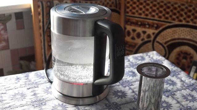 Заваривание чая в электрочайнике Kitfort КТ-623 смотреть онлайн