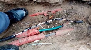 Порвали провода под землёй, герметизируем скрутки