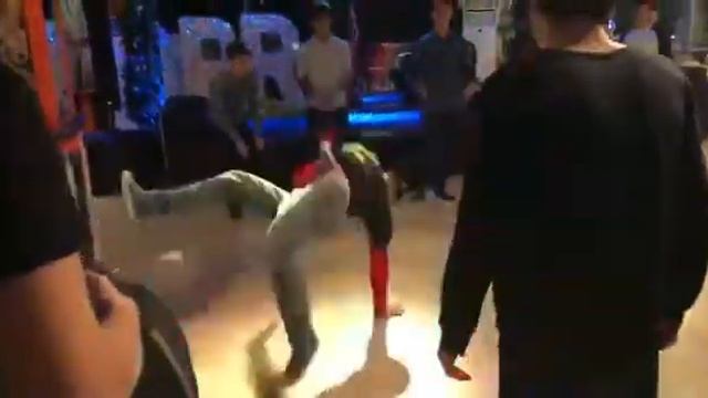 Ансамбль Шадвал и Difamili. Батл. Лезгинка и ХипХоп. смотреть онлайн