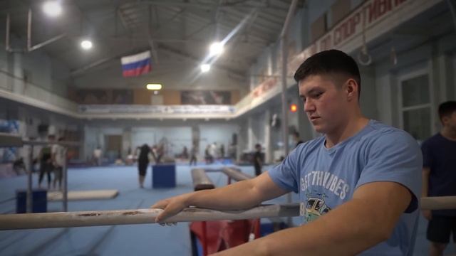 ЭТО САМОЕ КРУТОЕ И ЛЁГКОЕ САЛЬТО С БРУСЬЕВ/ИЗИ ЭЛЕМЕНТ