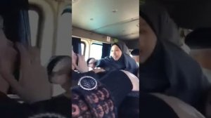 Дагестанка в хиджабе матерится и дерётся в маршрутке