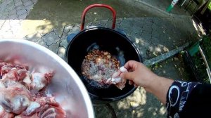 Приготовление нутрии в казане ! простой рецепт.