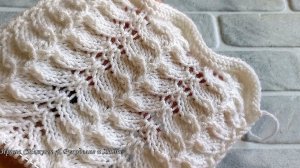 Сказочно красивая объёмная ажурная веточка спицами с волнистым краем