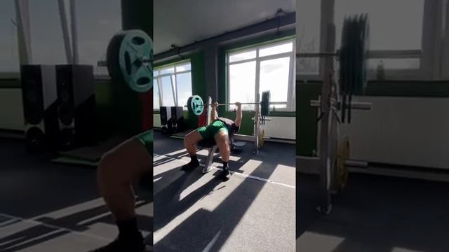 Михаил чемпион России 2021г по Народному жиму штанги Лёжа. И тренер ГАГИК БАГМАНЯН ￼ смотреть онлайн