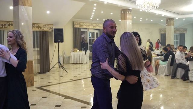 Весільна полька, Порізала пальчик, гурт Шіді ріді band смотреть онлайн