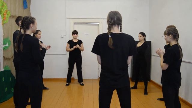 АДТ-148. Показ по актёрскому мастерству. 1 курс, 1 семестр. Разминка. смотреть онлайн