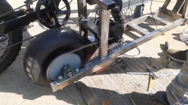 ?DIY MINI BIKE ELECTRIC MOTOR FINALLY INSTALLED??????Electric DIY Moped смотреть онлайн
