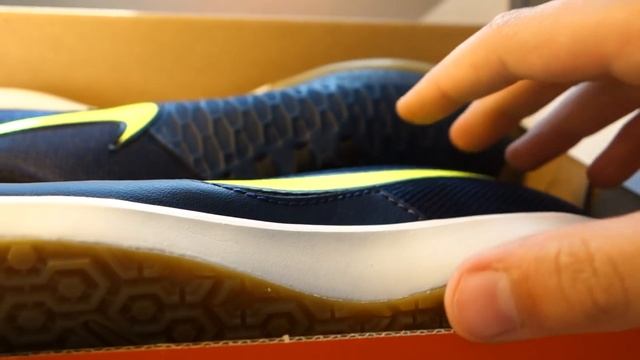 Обзор НА СВОИ ФУТЗАЛКИ И СОРОКОНОЖКИ NIKE И ADIDDAS смотреть онлайн