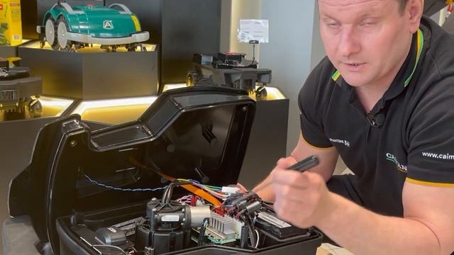 ГАЗОНОКОСИЛЬЩИК 2023 Разбираем робота. Робот-газонокосилка Caiman #robotmower#садоваятехника #обзор смотреть онлайн