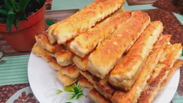 Сырные палочки. Из 100 гр сыра на большую семью.