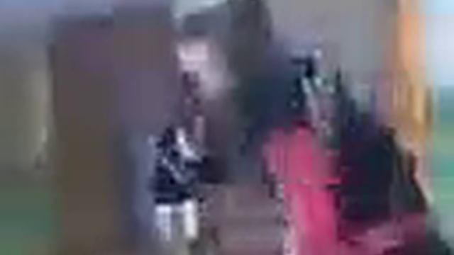 Вот как нужно мыть пол... смотреть онлайн