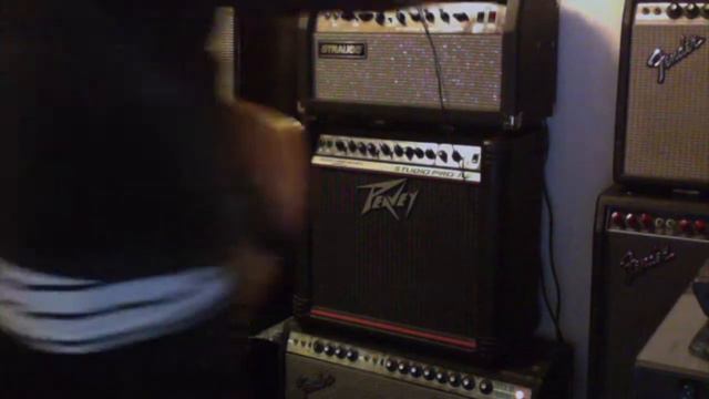 Fender Bronco vs Legend Valve head vs Fender Twin Reverb смотреть онлайн
