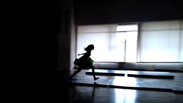 Я прыгнула колесо без рук смотреть онлайн