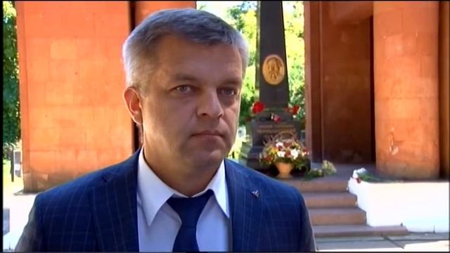 В Саратове отметили День рождения Николая Чернышевского смотреть онлайн