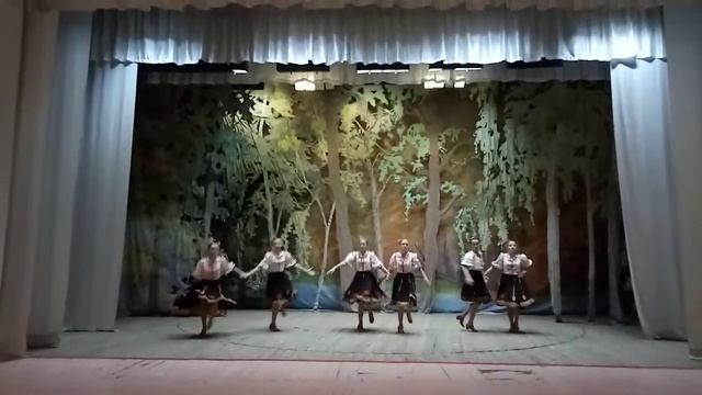Хореографический ансамбль Надежда - преп.Жукова И.В МБУДО ДШИ им. Г.М.Концевича - Молдавский танец смотреть онлайн