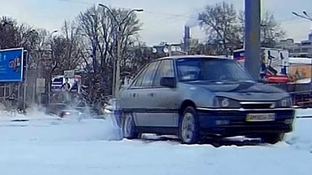 Opel Omega A Sportive Drifting On Snow 1.01.2016 - резвимся