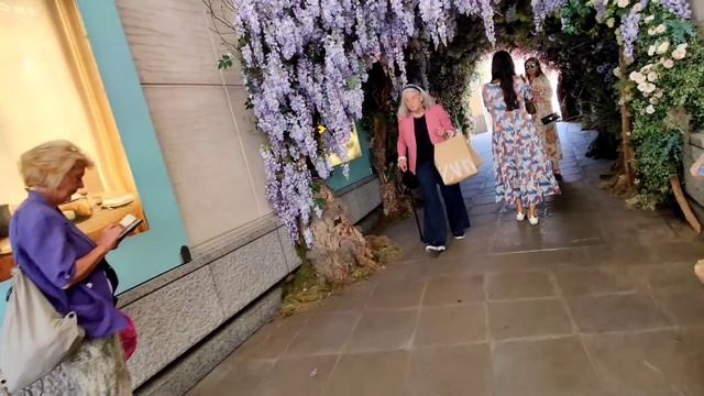 Fashion and style after 50, 60, 70 . How people dress in London. смотреть онлайн