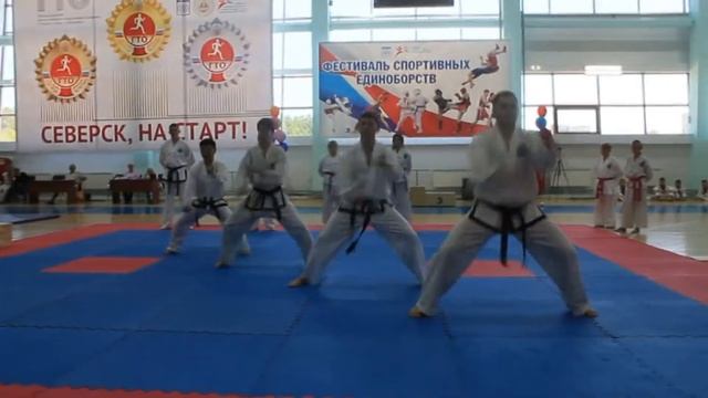ДВЕРИ ТОМСКОЙ ШКОЛЫ ТХЭКВОНДО ОТКРЫТЫ КАЖДОМУ ! смотреть онлайн
