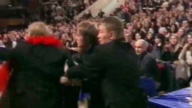 Светлаков танцует на столе смотреть онлайн