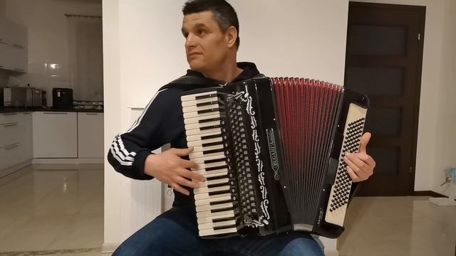 Akordeon Bugari Armando 120/4/5 Musette смотреть онлайн