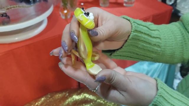 СТАТУЭТКИ - ОДАРКА И КАРАСЬ И МНОГО ЦВЕТОВ , ЖИВОТНЫХ, НАСЕКОМЫХ И РЫБ ИЗ ЦВЕТНОГО СТЕКЛА. смотреть онлайн