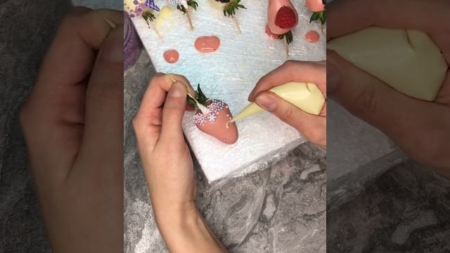 Клубника в шоколаде, Единороги