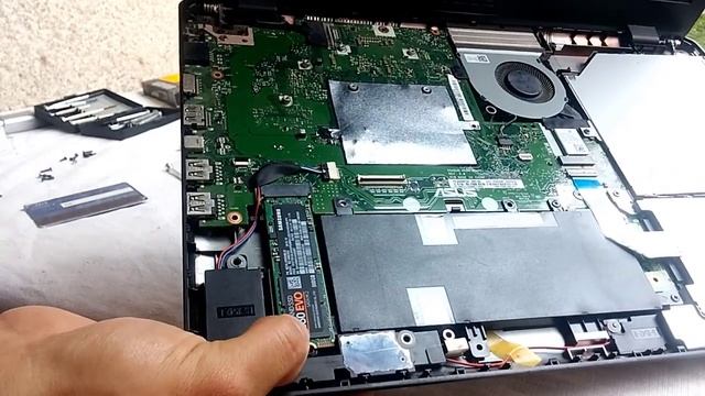Asus X542U SSD Upgrade Guide смотреть онлайн
