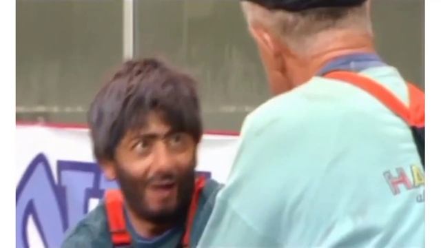 Равшан и Джамшут [Начальник ухаживает за гастербайтерами] [Равшан и Джамшут стелят линолиум на лед]