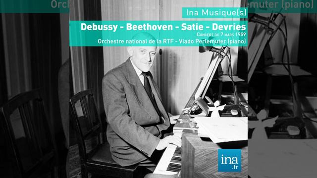 Parade: Suite au Prélude du rideau rouge смотреть онлайн